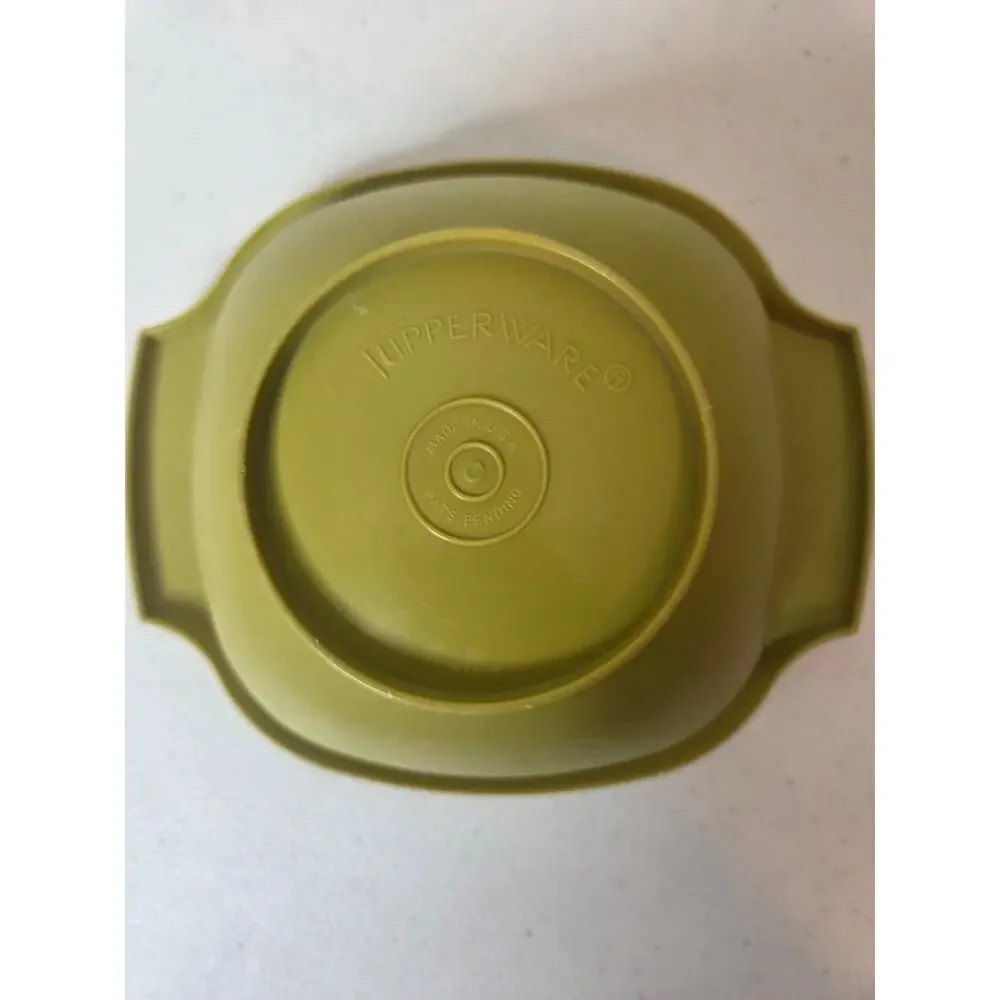Vintage Tupperware Avocado Green Seralier 4 Cup Square Bowl 840‑8 Starburst Lid